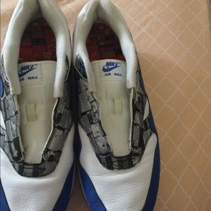 Nike air max athletic shoes size 10.5 no shoe laces